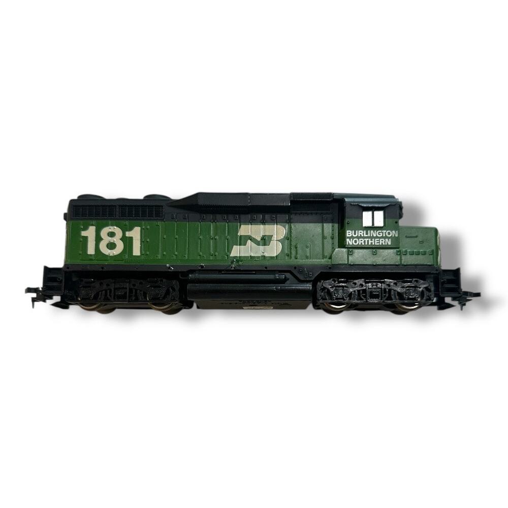 1976 Fundimensions Lionel Burlington Northern Green Locomotive